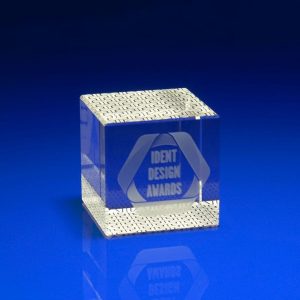 https://www.lasercrystal.co.uk/product/crystal-cube-paperweight/